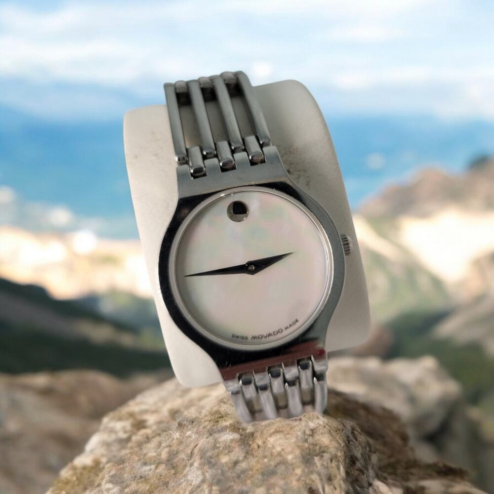 Movado Vizio Esperanza Womens Watch in original box & meant condition / Y2k